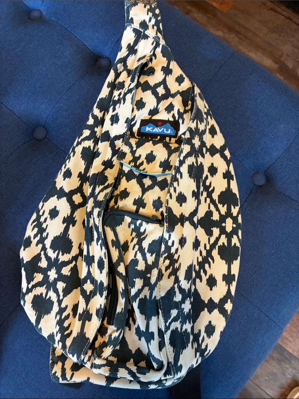 Kavu Crossbody Sling Bag in Blue and Cream